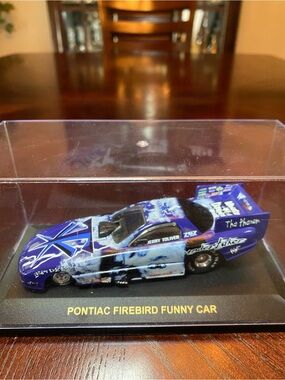 Pontiac Firebird Funny Car Phenom Undertaker WWF. Jerry Toliver die cast 1:64